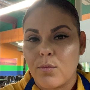 Meet your Posher, Alondra